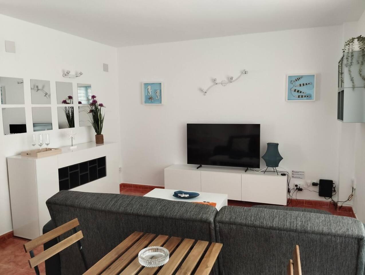 Apartamento Lidia Planta 1, La Carihuela 1ª Linea Playa, Vistas Mar, 1 Dormitorio, 52 M2, 1-3 Huesped, Amplio Balcon, Wifi Torremolinos Exterior foto